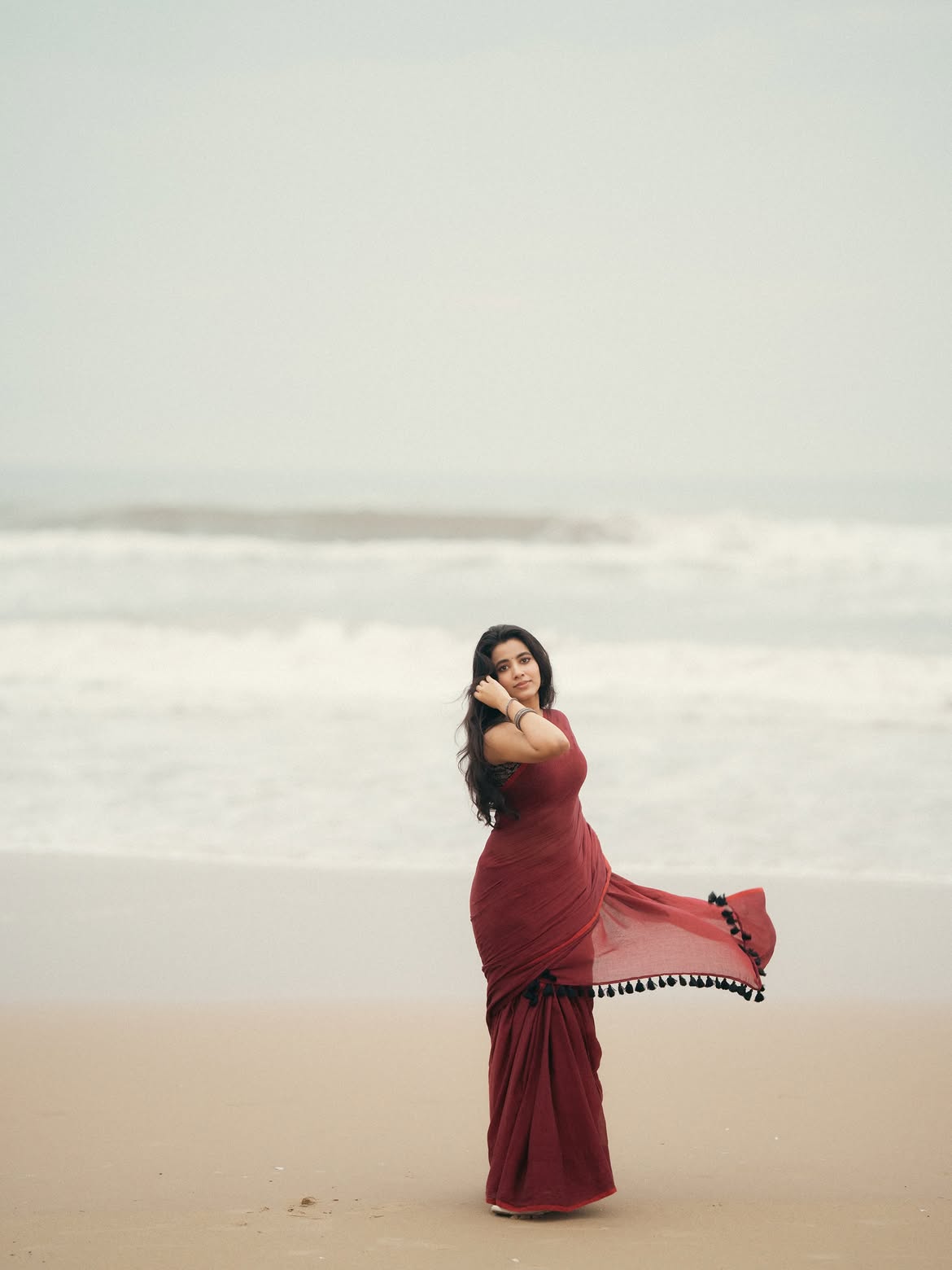Shivani Nagaram Confident Beach Glam In Saree Look