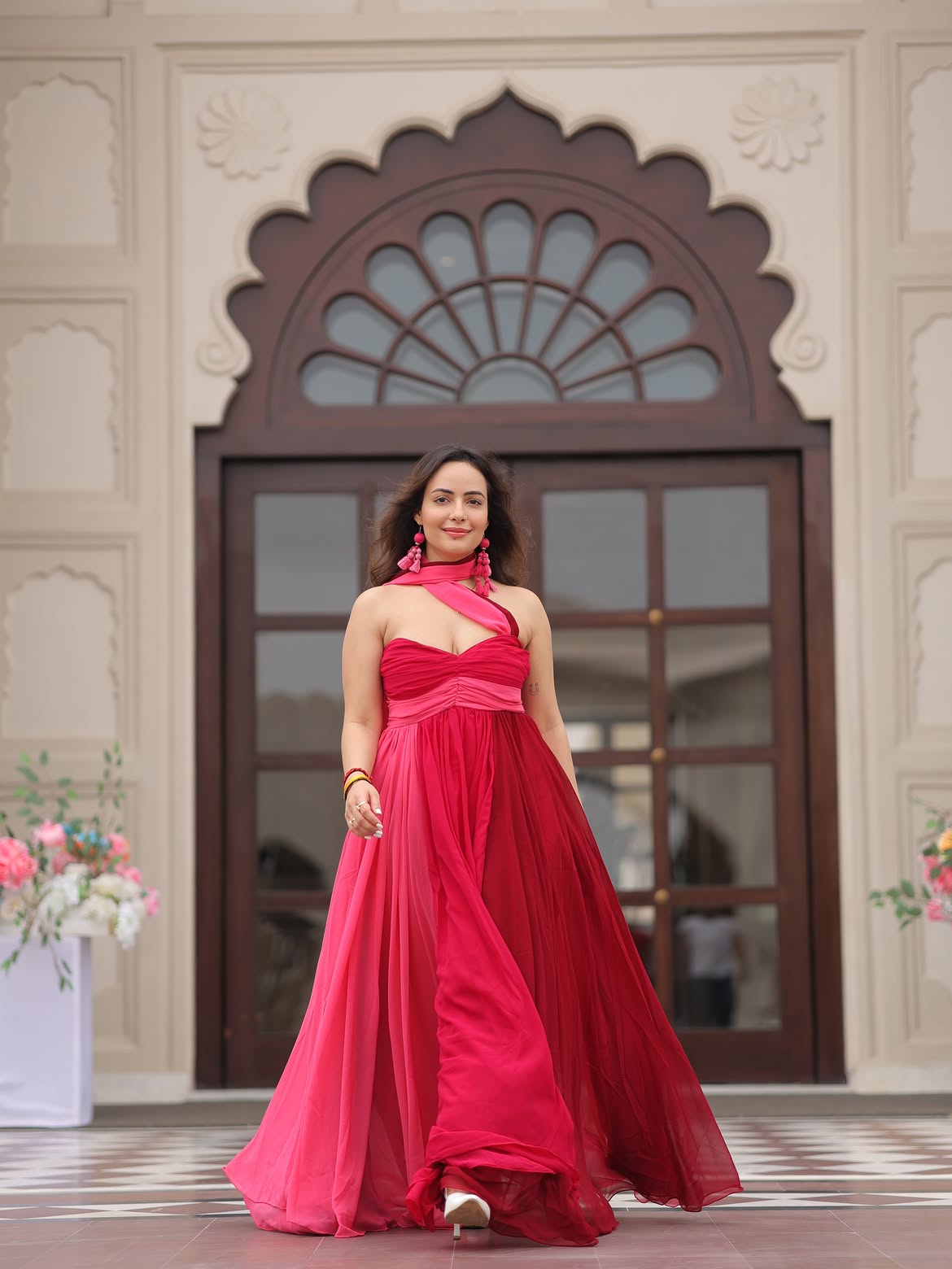 Aanchal Munjal Looks Chic In Pink Partywear Now!