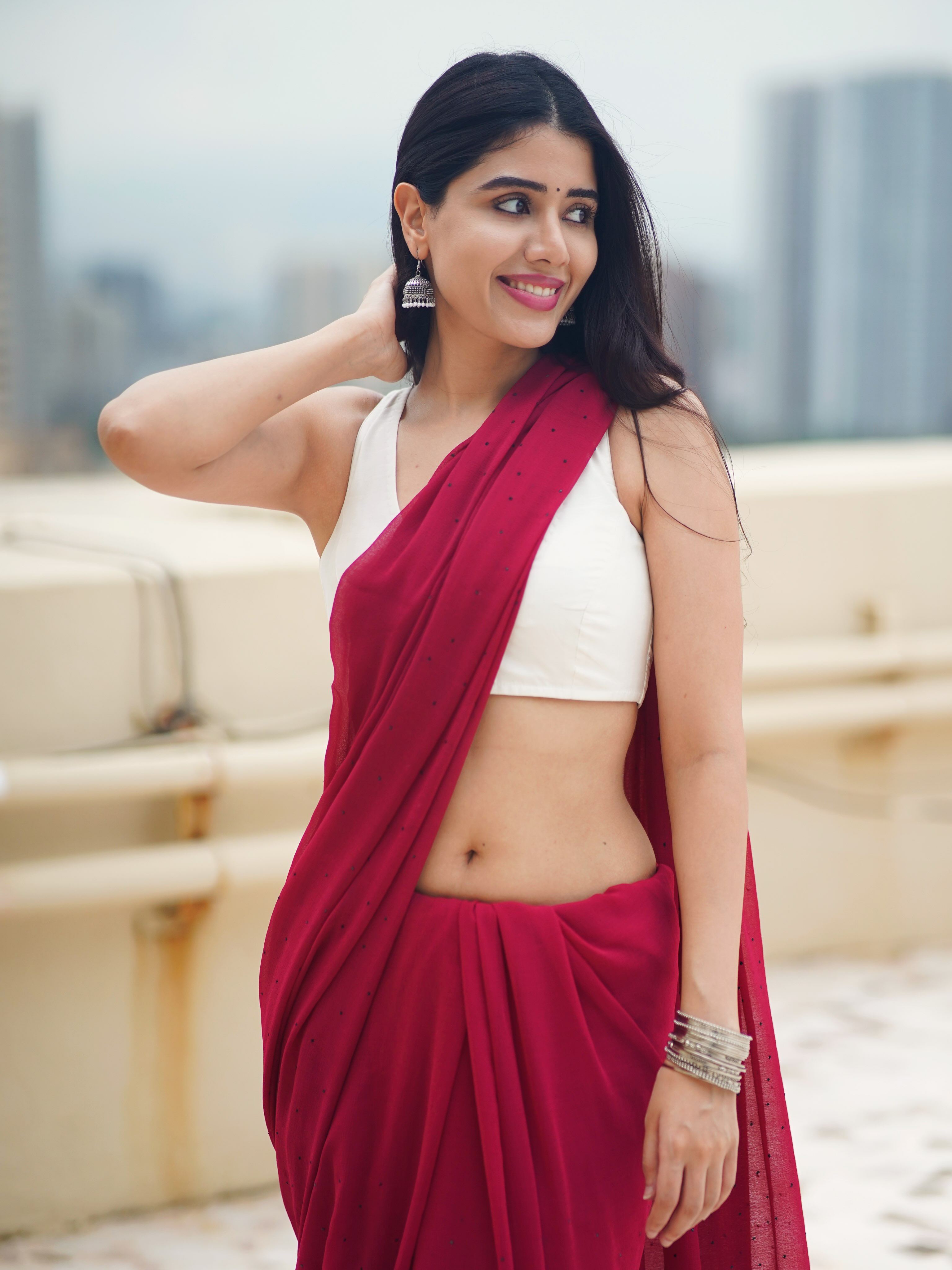Aarti Chikara Poses With One Hand Near Her Hair!