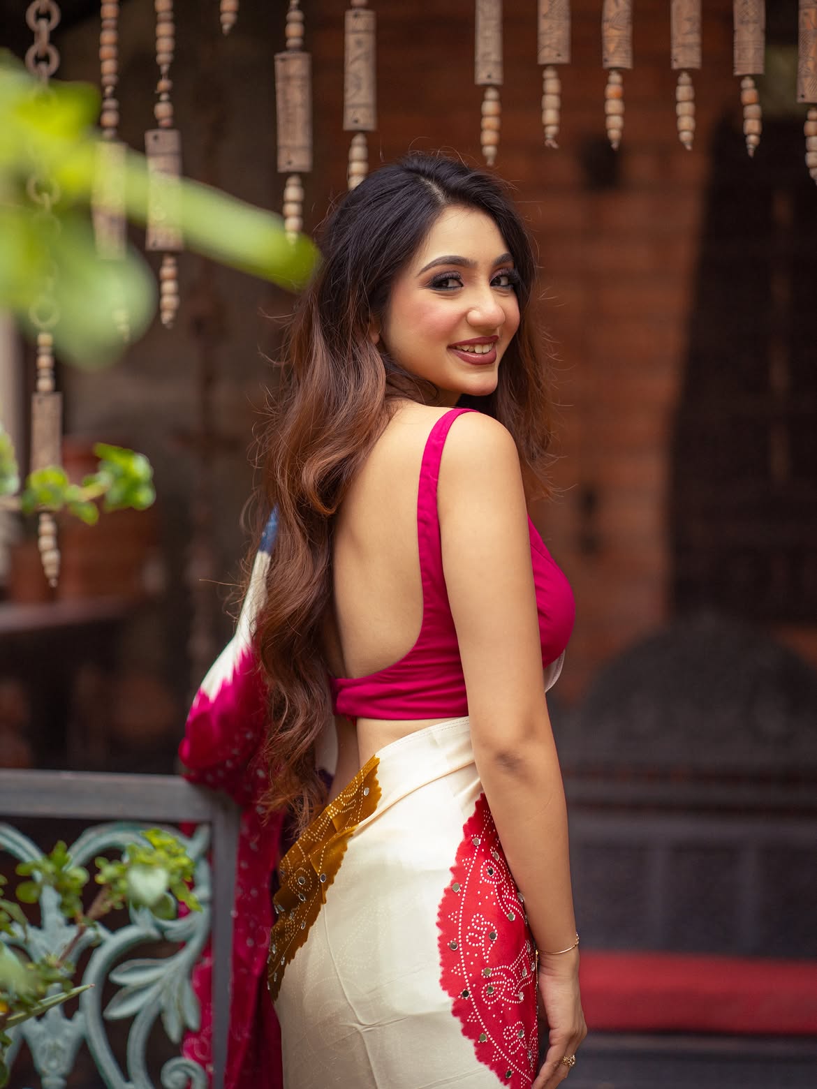 Ananya Guha Flaunts Chic Sleeveless Saree Style