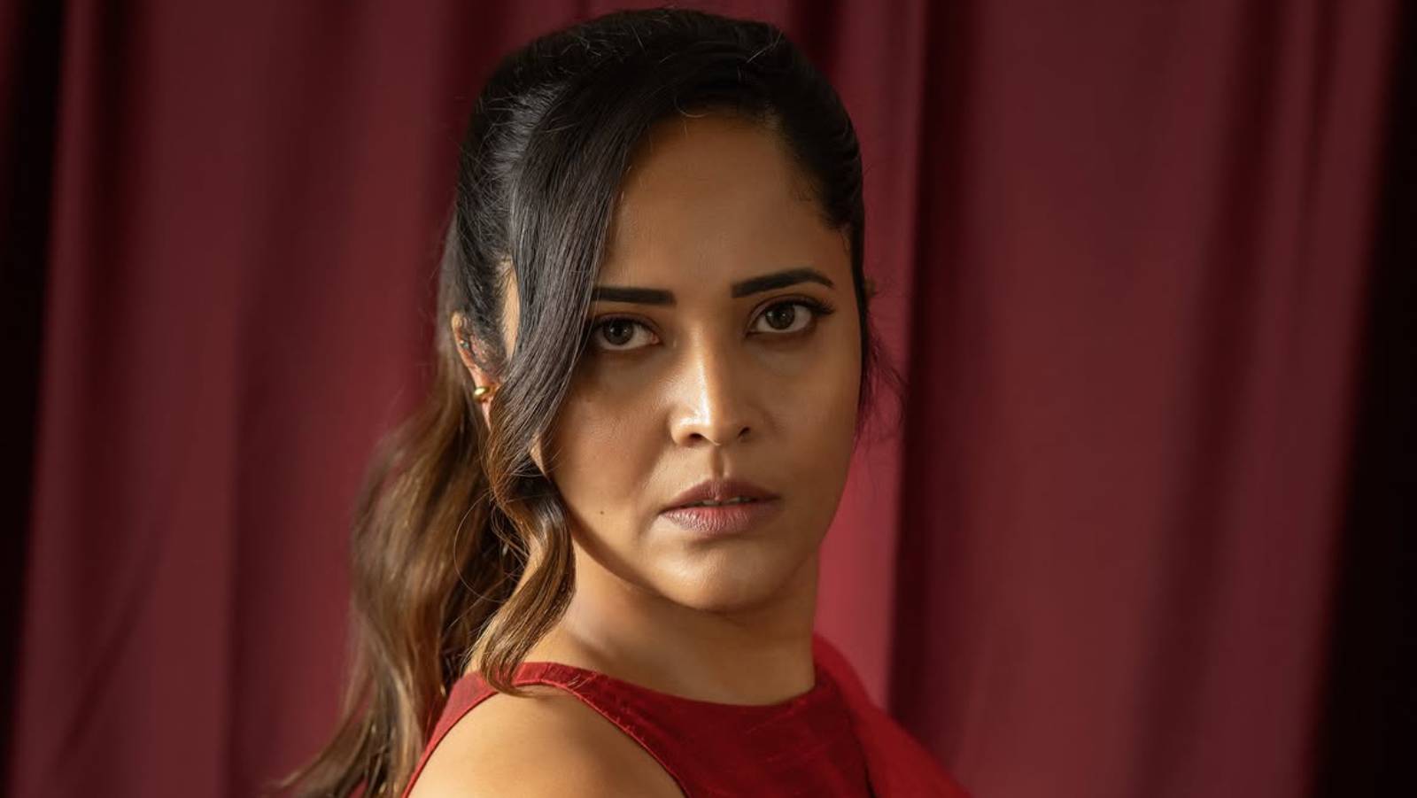 anasuya-bharadwaj-clarifies-jai-shri-ram-and-sanatana-dharma-remarks