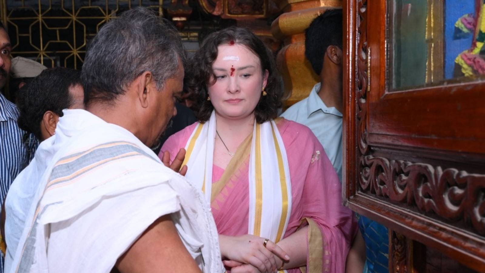 Anna Lezhneva Pithapuram Temple Visit