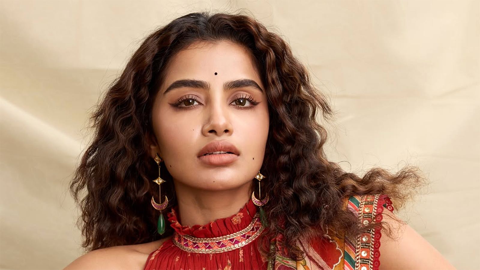 Anupama Parameswaran sparks online debate