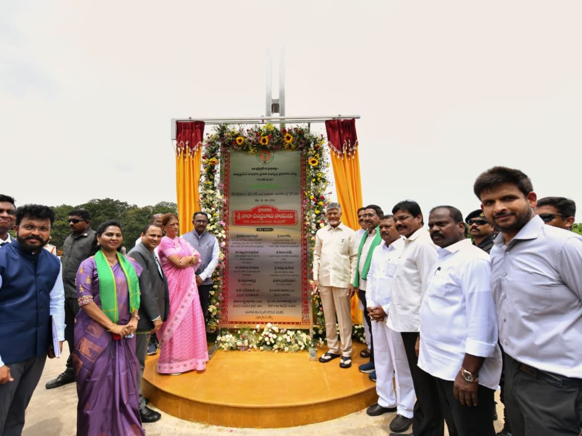 Chandrababu Naidu Amaravati road