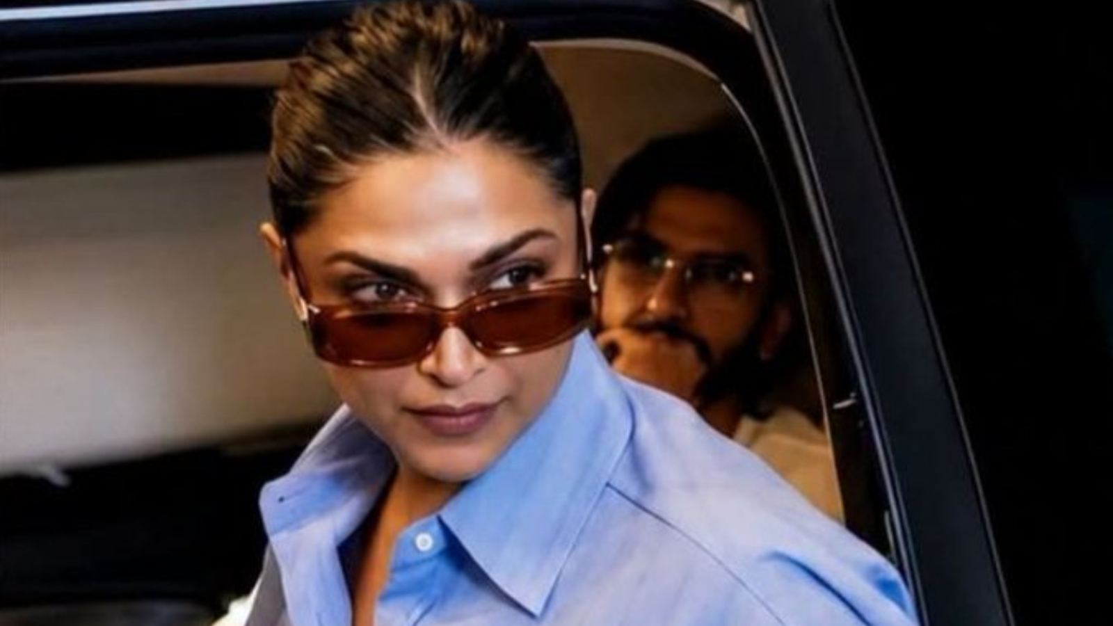 Deepika Padukone at Mumbai airport