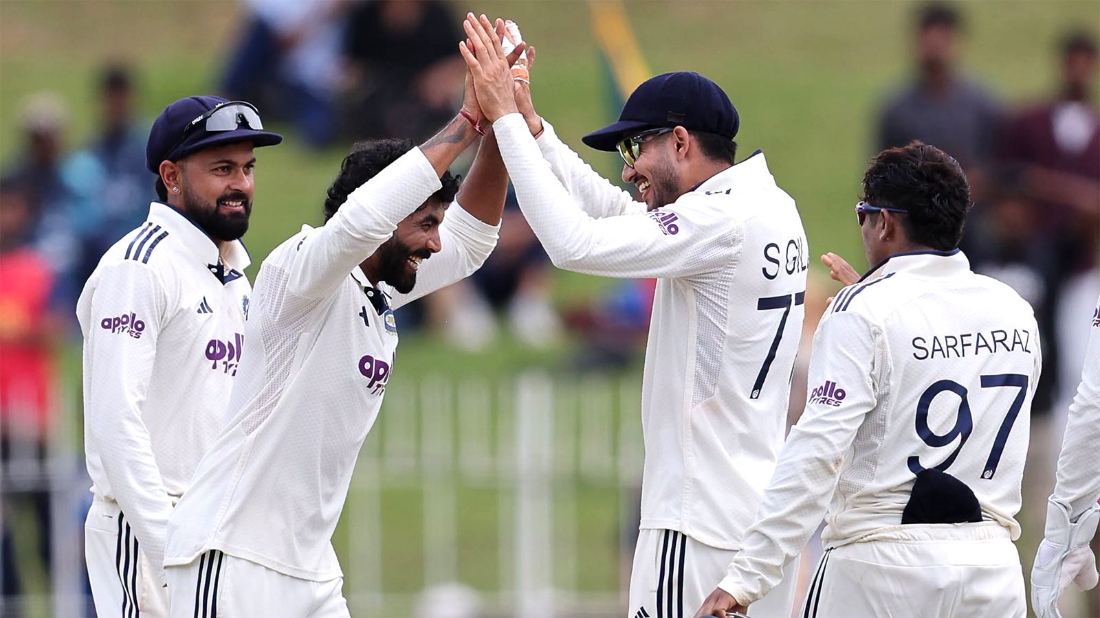 India bowlers celebrate Day 3 wickets