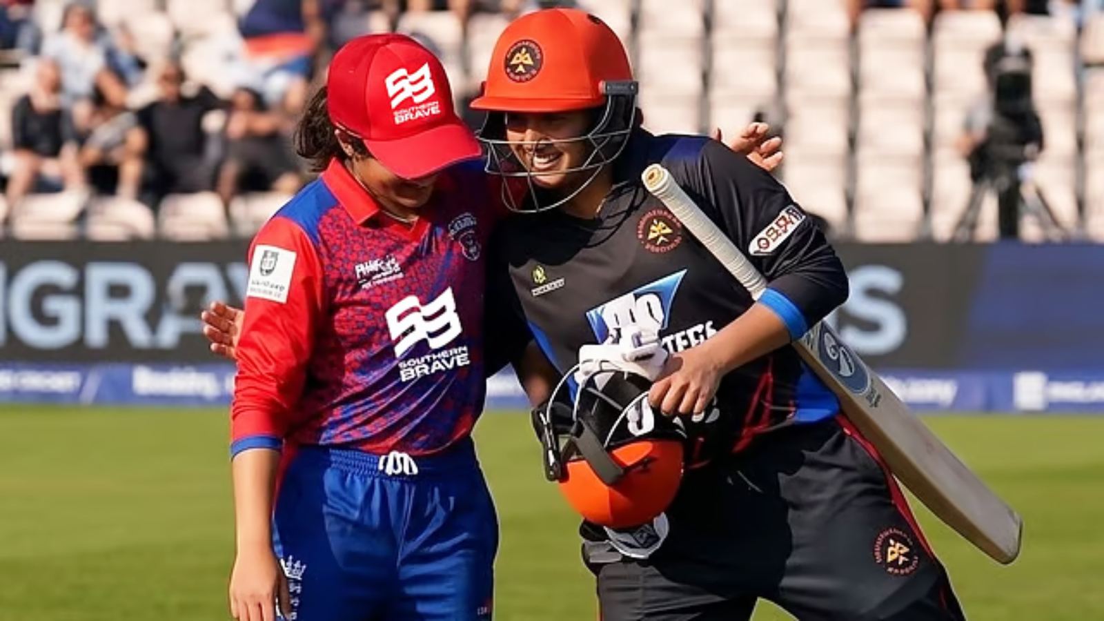 Jemimah Rodrigues hugs Fatima Sana