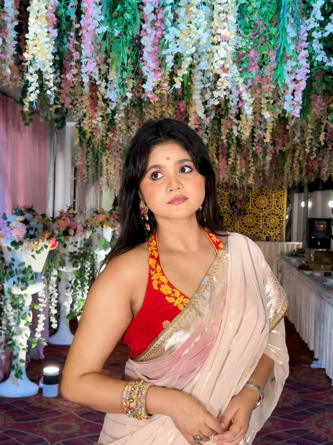 Jina Tarafder Flaunts Graceful Ethnic Fashion Style