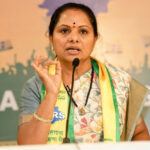 కేసీఆర్‌, కేటీఆర్‌ చెవిలో జోరీగలా కవిత.. పట్టించుకోరే!