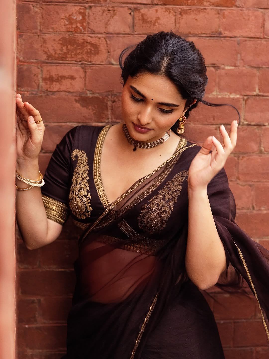 Kayadu Lohar Black Saree With Gold Border Style
