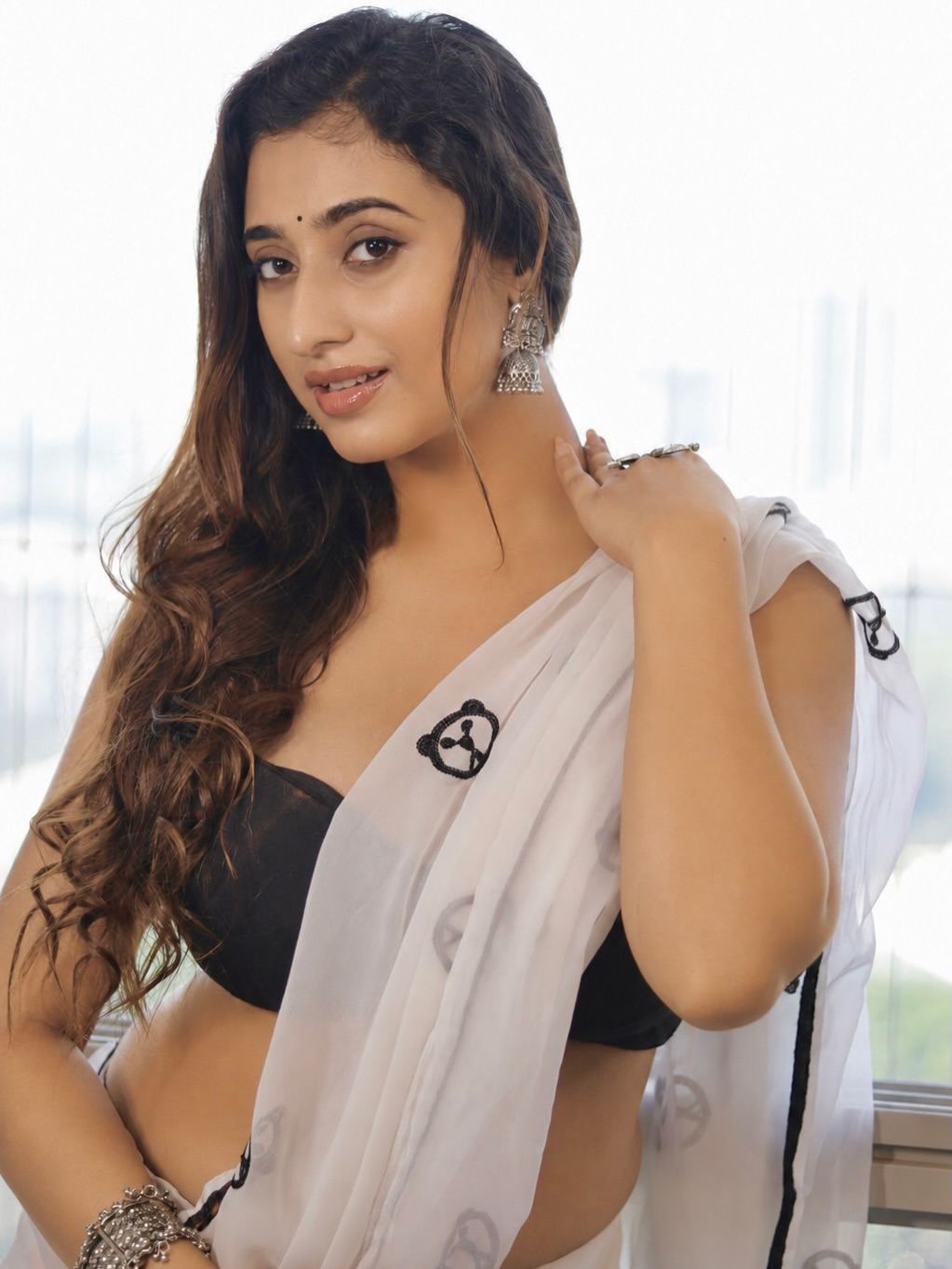 Kheyali Nath Flaunts Monochrome Saree With Grace
