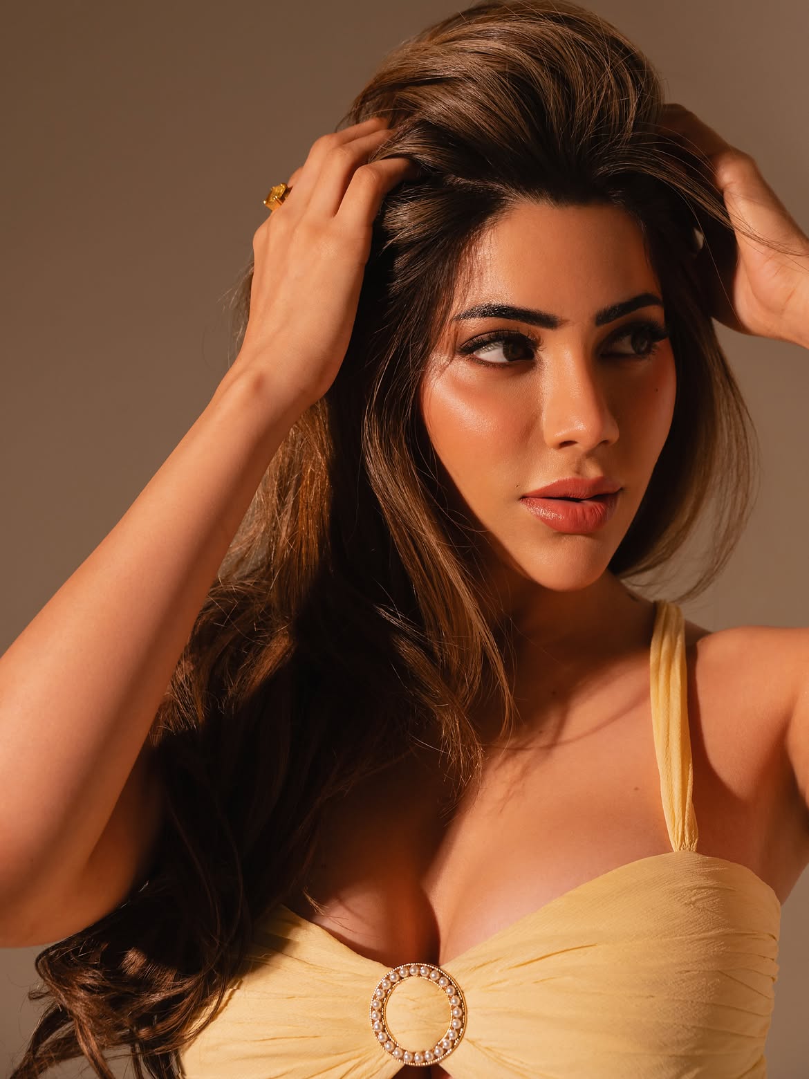 Nikki Tamboli Elegant Side Pose With Soft Glam