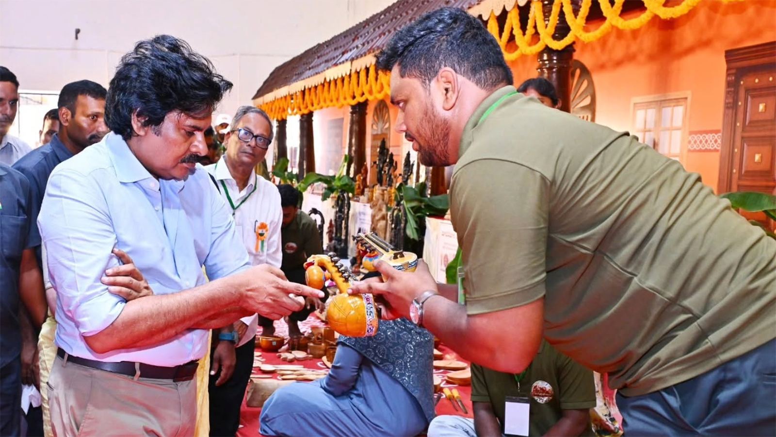 ఇలాంటి సమస్యలు పవన్‌ మాత్రమే చూస్తారు.. అందుకే డిఫరెంట్!