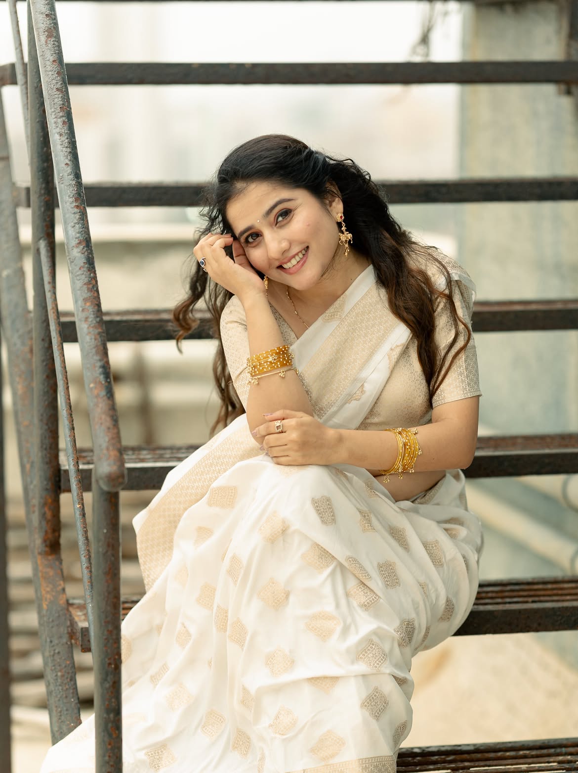 Payal Gupta Radiates Elegant Ethnic Fashion Vibes