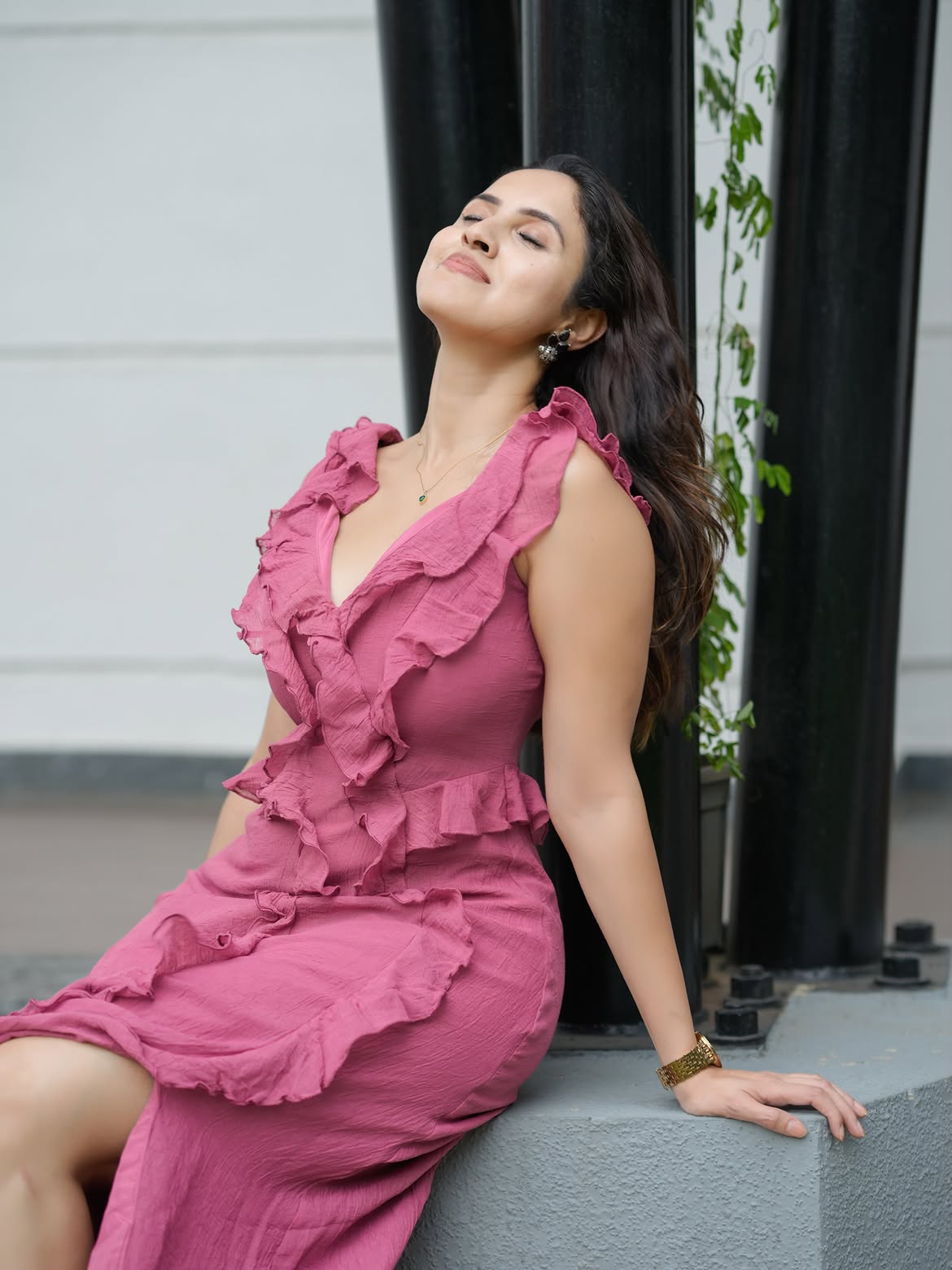 Fashion Forward Pink Outfit With Classy Confidence