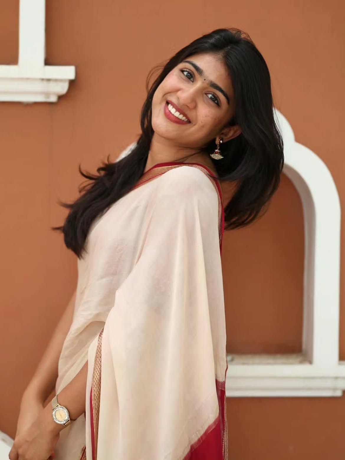 Riya Shibu Radiates Joy In Classic Saree Style