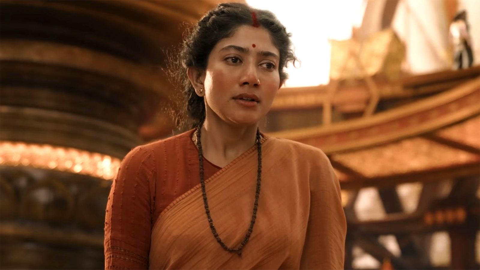 Sai Pallavi and Kriti Sanon as Sita
