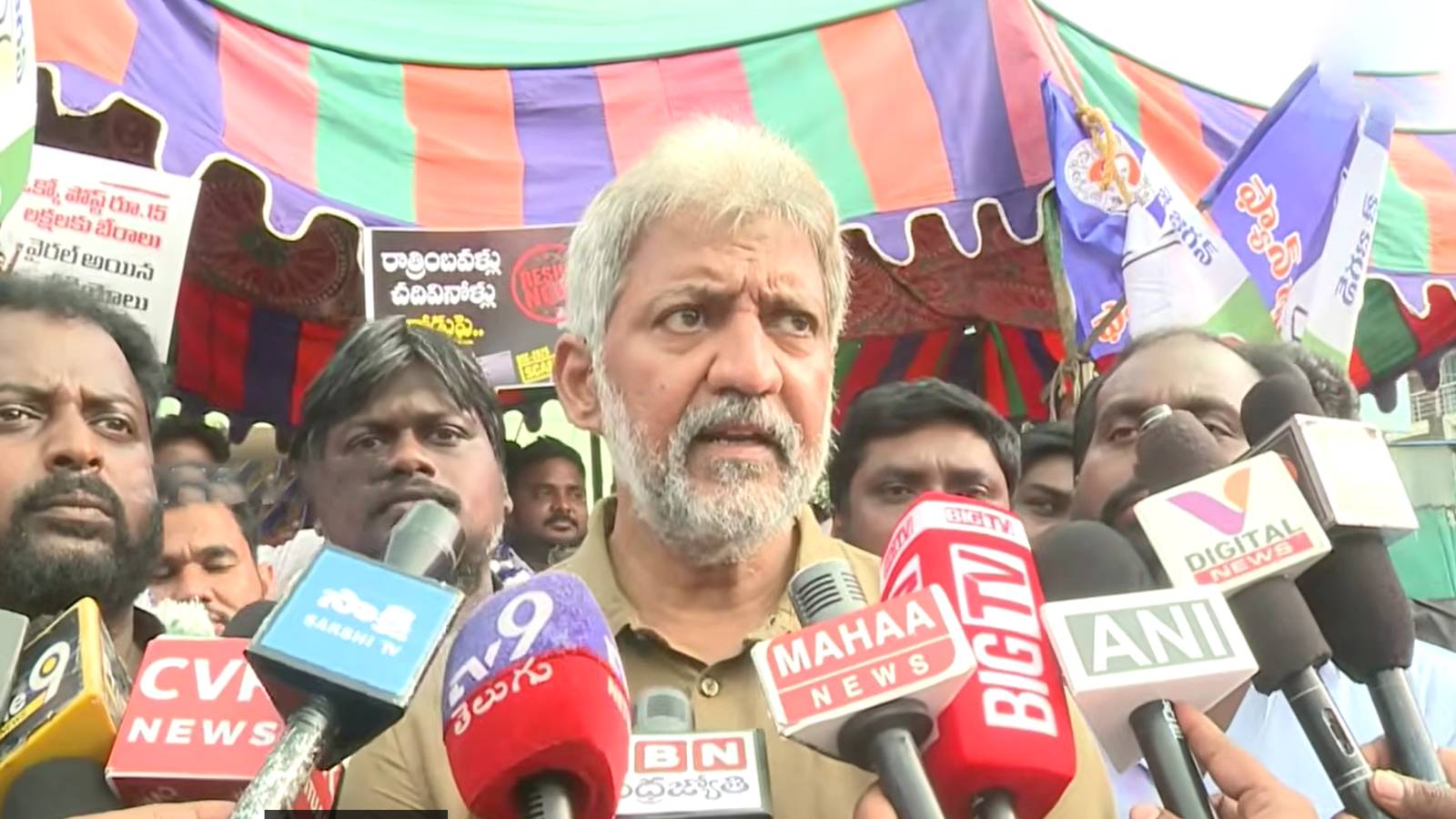 vallabhaneni-vamsi-in-ap-politics-mega-dsc-protest