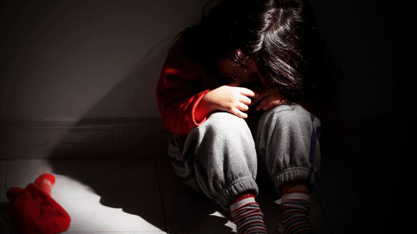 West Godavari couple suicide leaves 3-year-old daughter alone