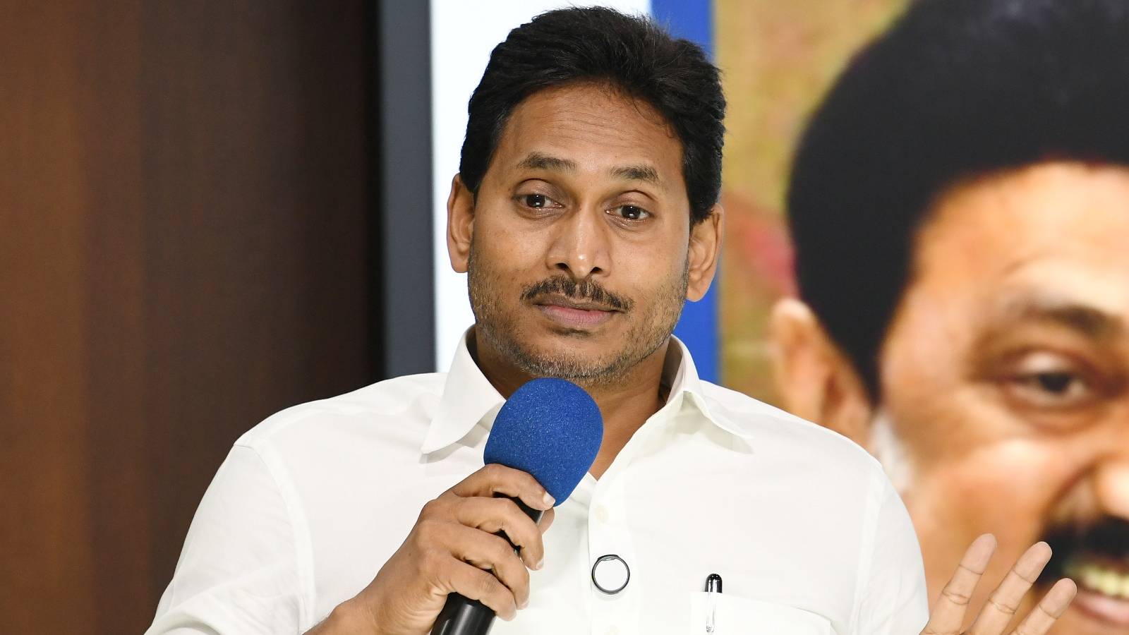 సభకు రానప్పుడు సమావేశం దేనికో?