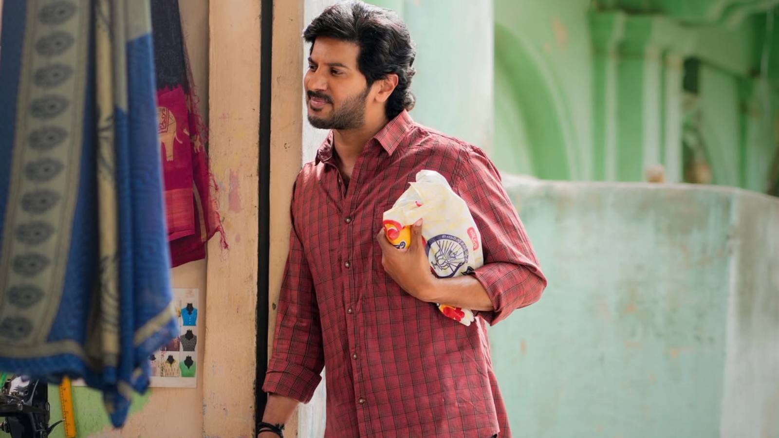 Aakasamlo Oka Tara Dulquer Salmaan
