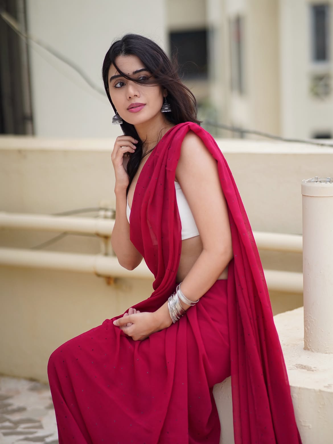 Aarti Chikara Flaunts Her Grace In The Red Saree