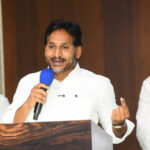 అప్పుడూ ఇలాగే కళ్ళు మూసుకోమన్నారు…