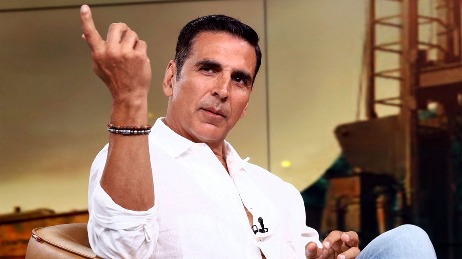 Akshay Kumar’s KBC Blunder: Did He Forget Prithviraj?