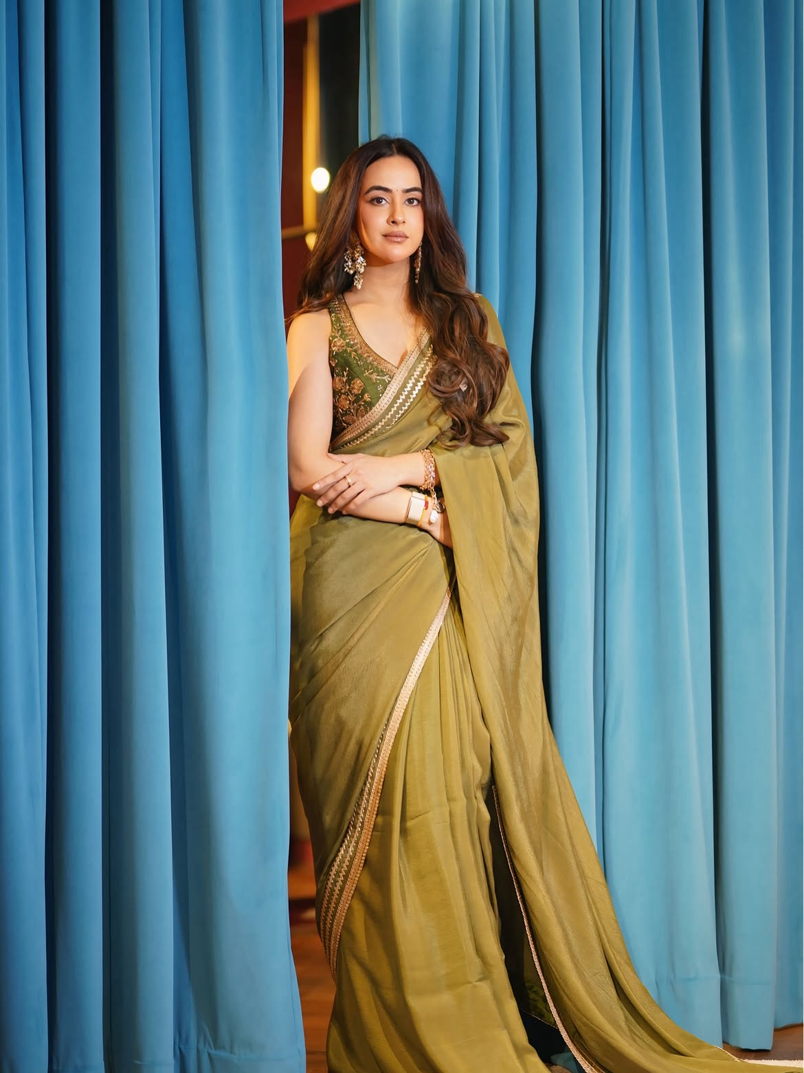 Amiksha Pawar Shows Off Sultry Ethnic Style Vibe