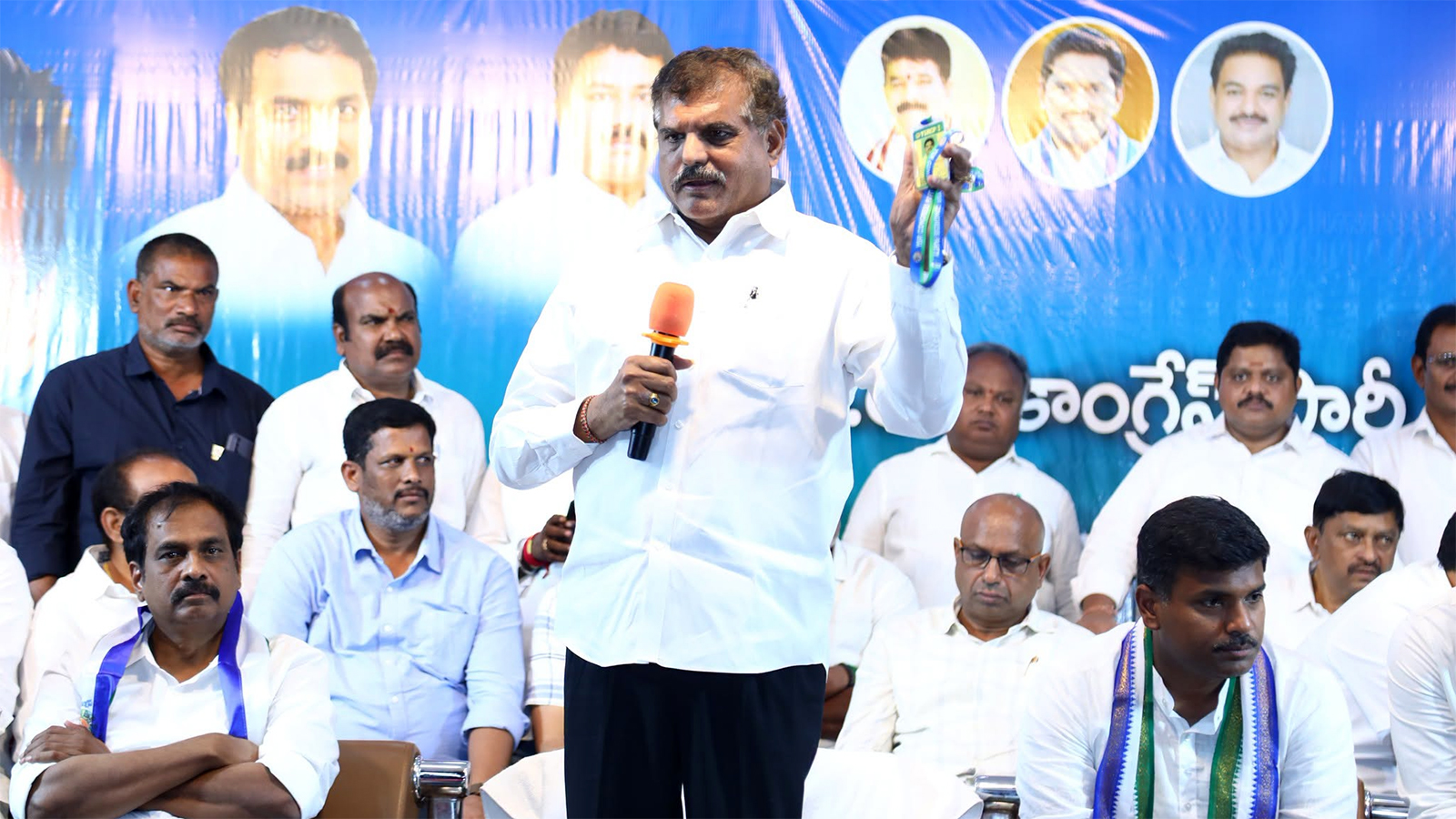 బొత్సపై జగన్కు నమ్మకం ఉందో లేదో?