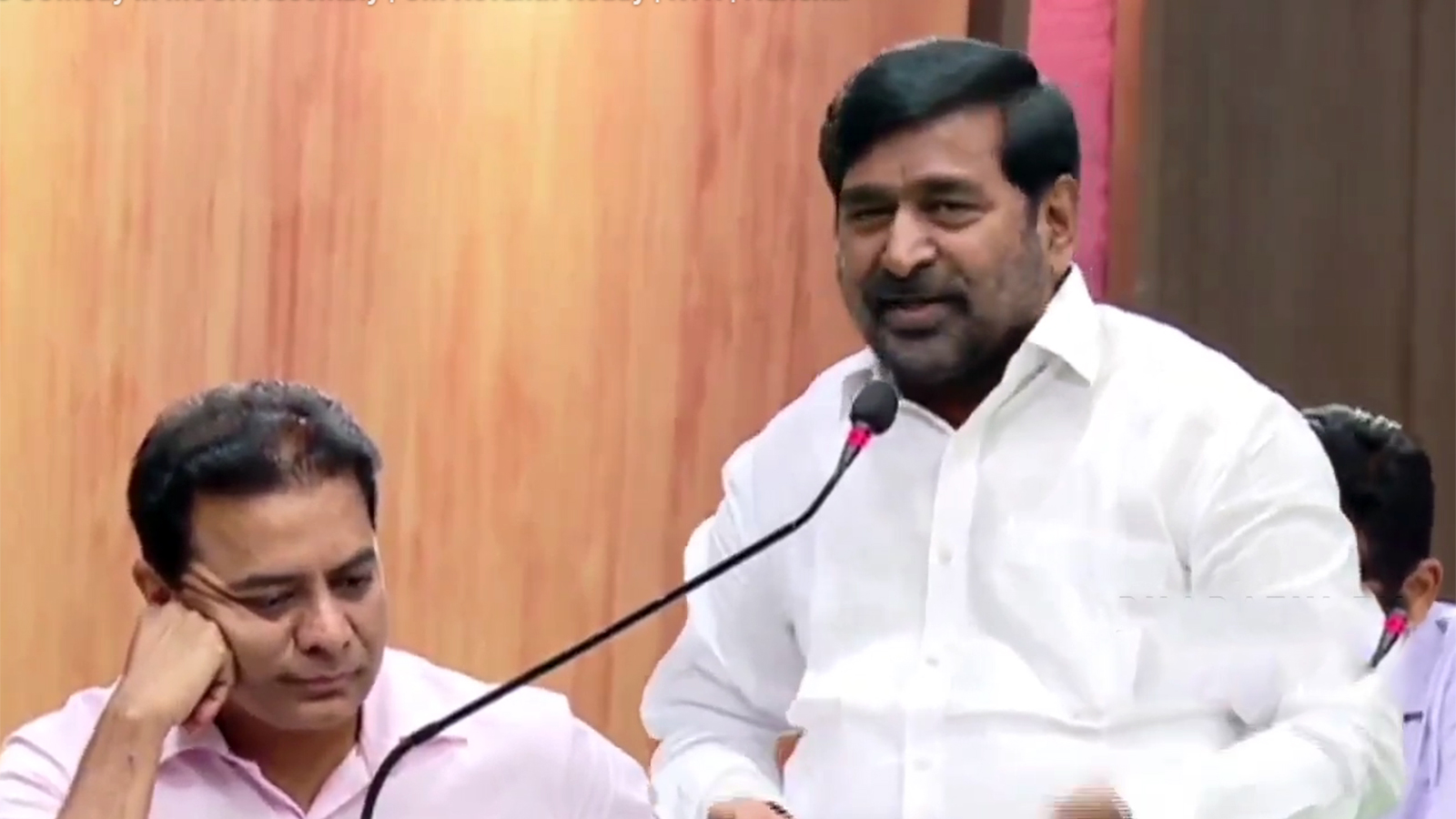 హాయిగా నవ్వుకొని ఎంత కాలం అయ్యిందో కదా?