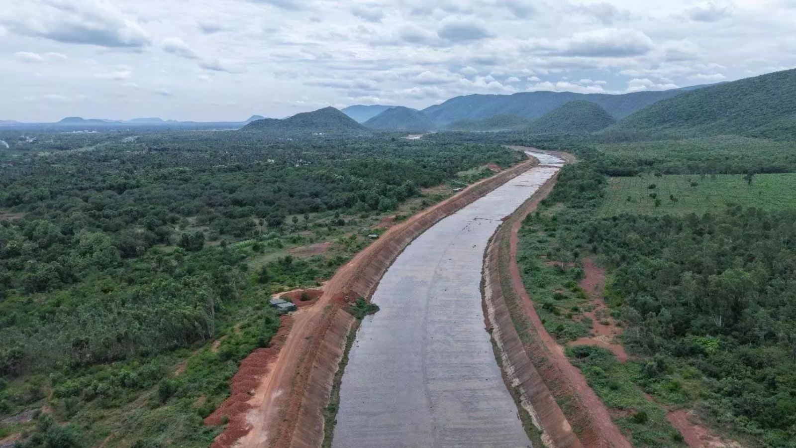 Chandrababu Naidu brings Godavari water from Polavaram to Anakapalli through the Left Canal