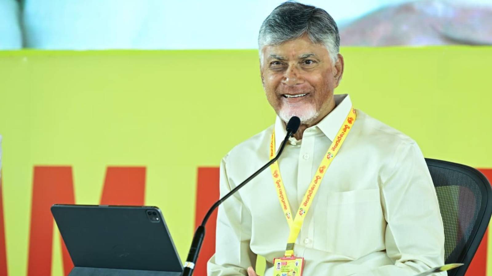 ఈ వయసులో కూడా సోషల్ మీడియాపై ఇంత అవగాహనా!