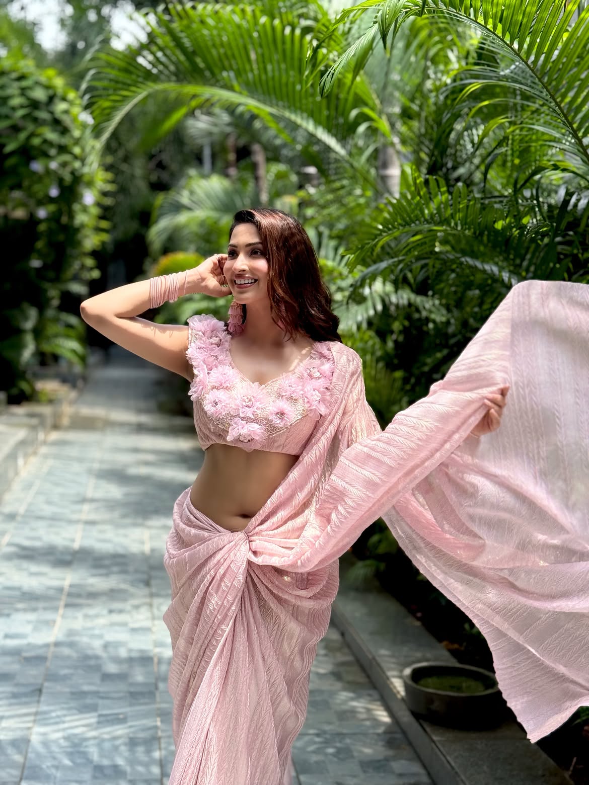 Eshaanya Shows Off Her Stylish Pink Floral Saree