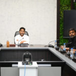 రోలొచ్చి మద్దెలతో మొర పెట్టుకోవడం అంటే ఇదేగా?