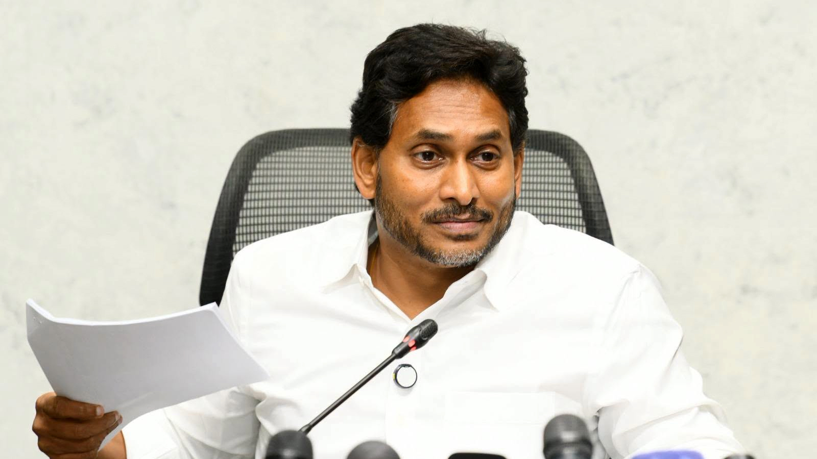 Big Leaders Going, But Jagan Not Bothered?