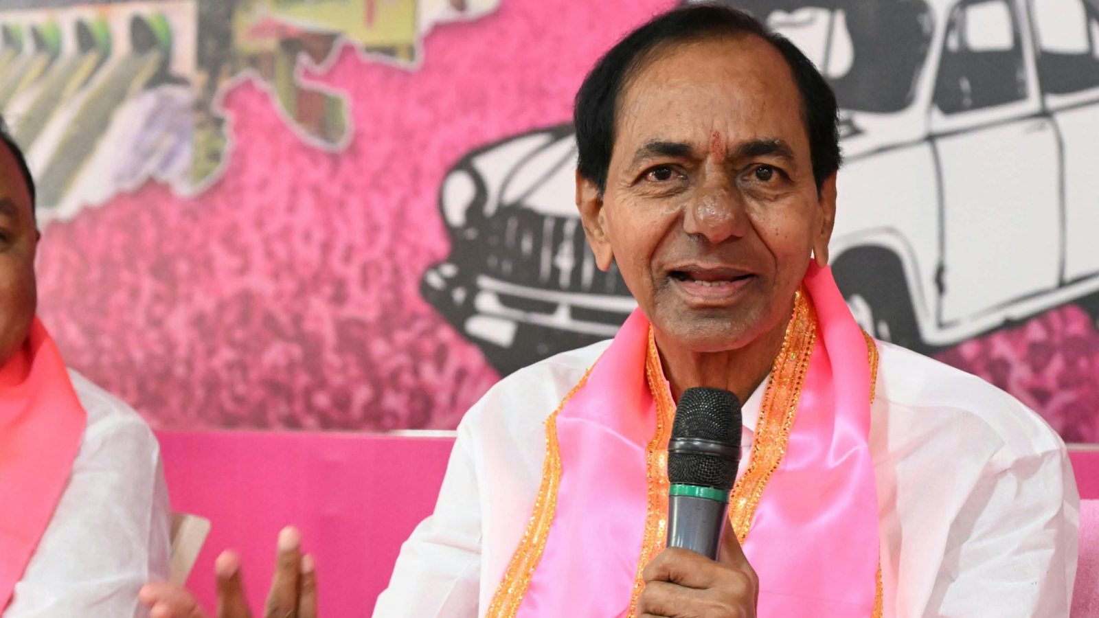 కేసీఆర్ పాదయాత్ర...ఏపీ రాజకీయాలను కూడా ప్రభావితం చెయ్యగలదా.?