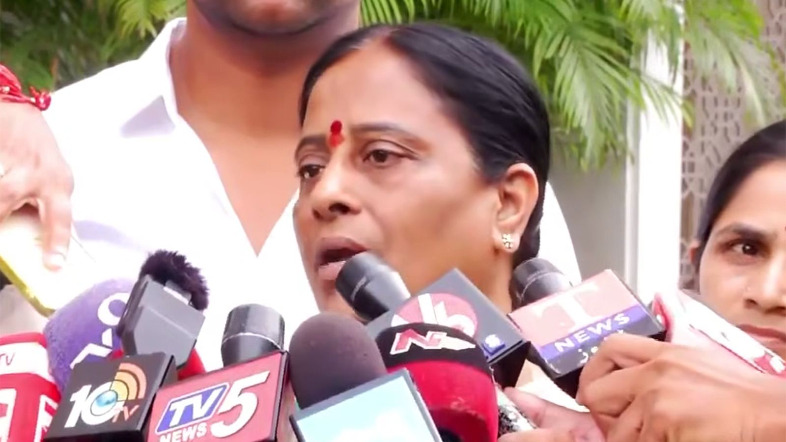Konda Surekha reacts after Delhi meeting