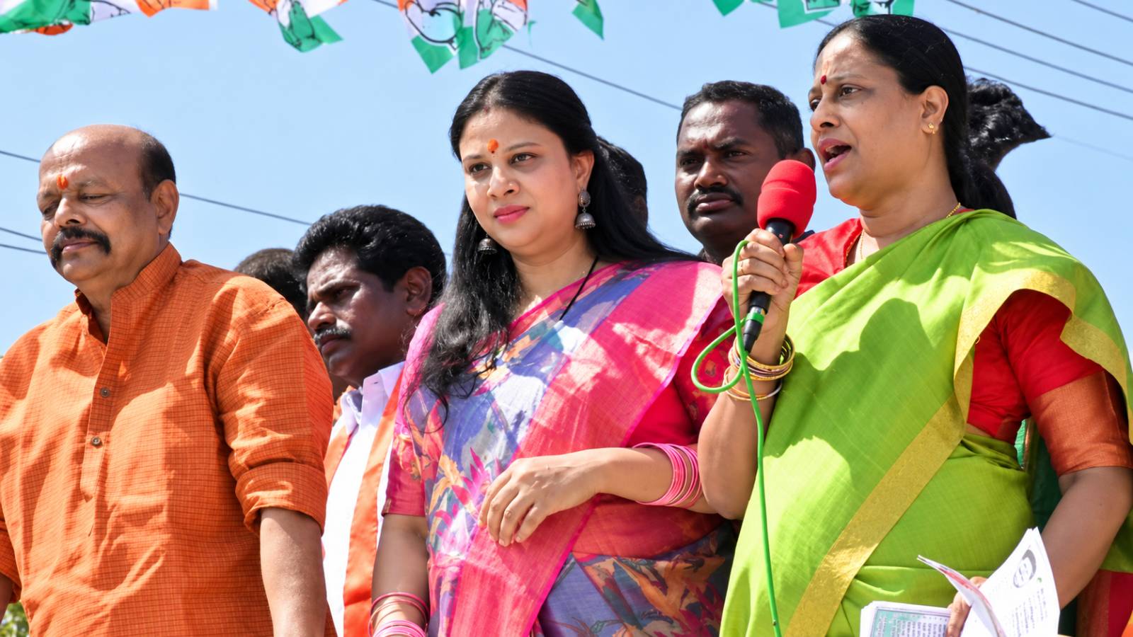 Konda Surekha family political crisis