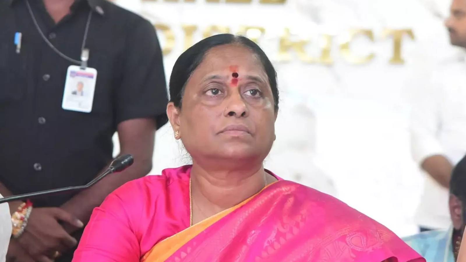 కొండా అడుగులు ఎటువైపు.?