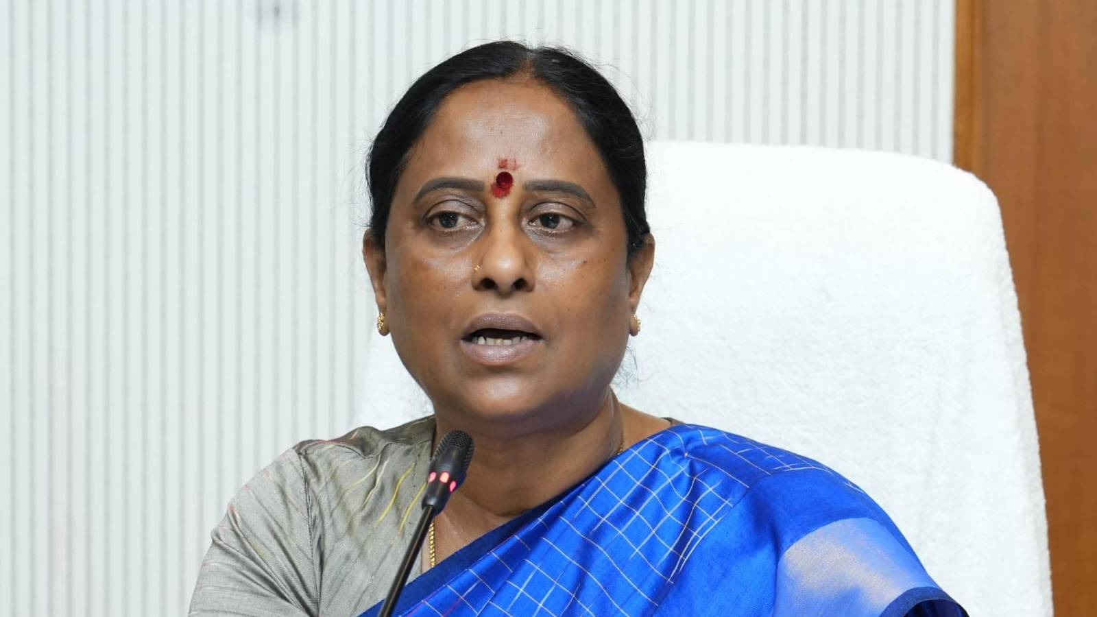 Konda Surekha Resignation