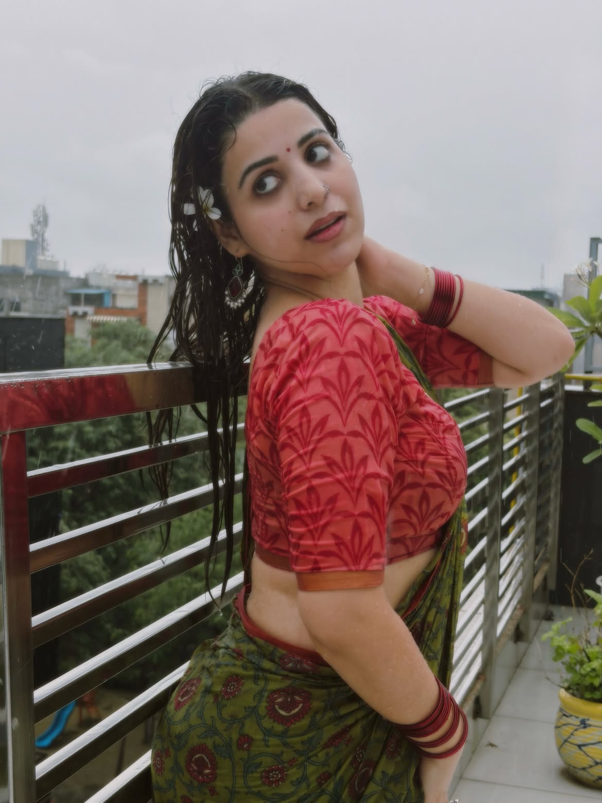 Mahi Gaur Flaunts Red Bangles And Wet Silky Hair