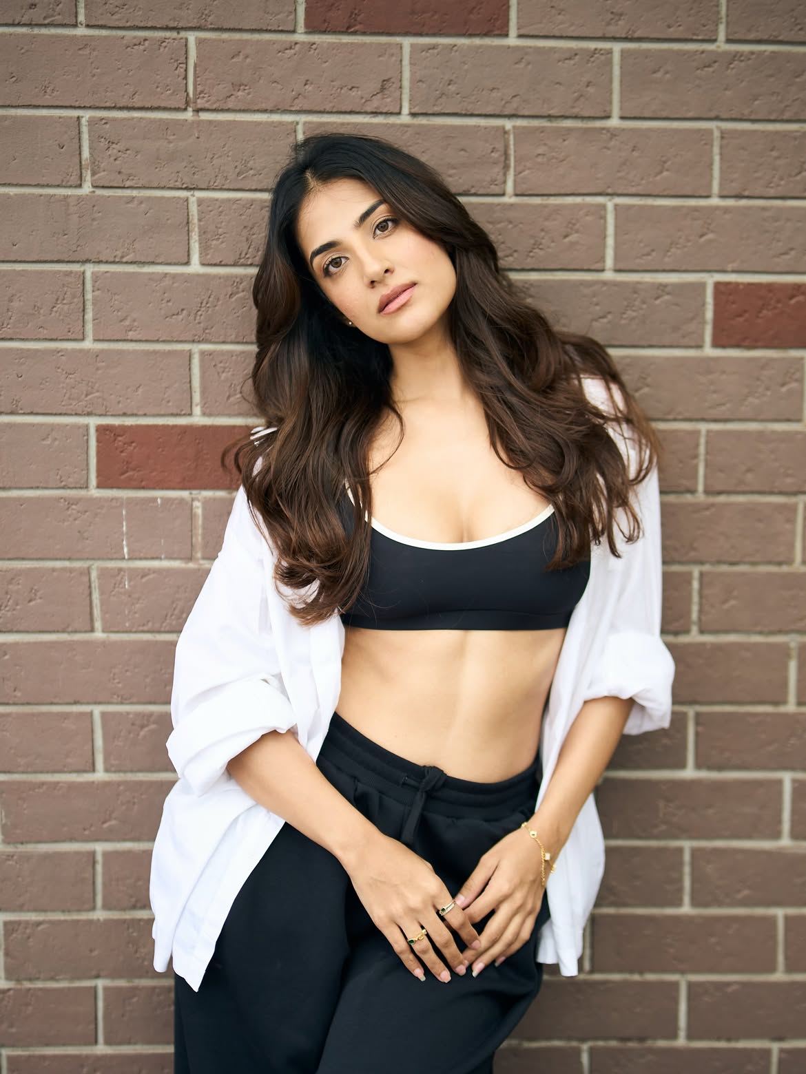 Miloni Jhonsa Smiles In A Relaxed Sporty Outfit!