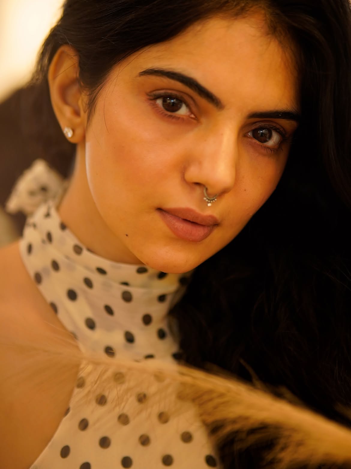 Misha Narang Highlights Her Sharp Jawline Styles