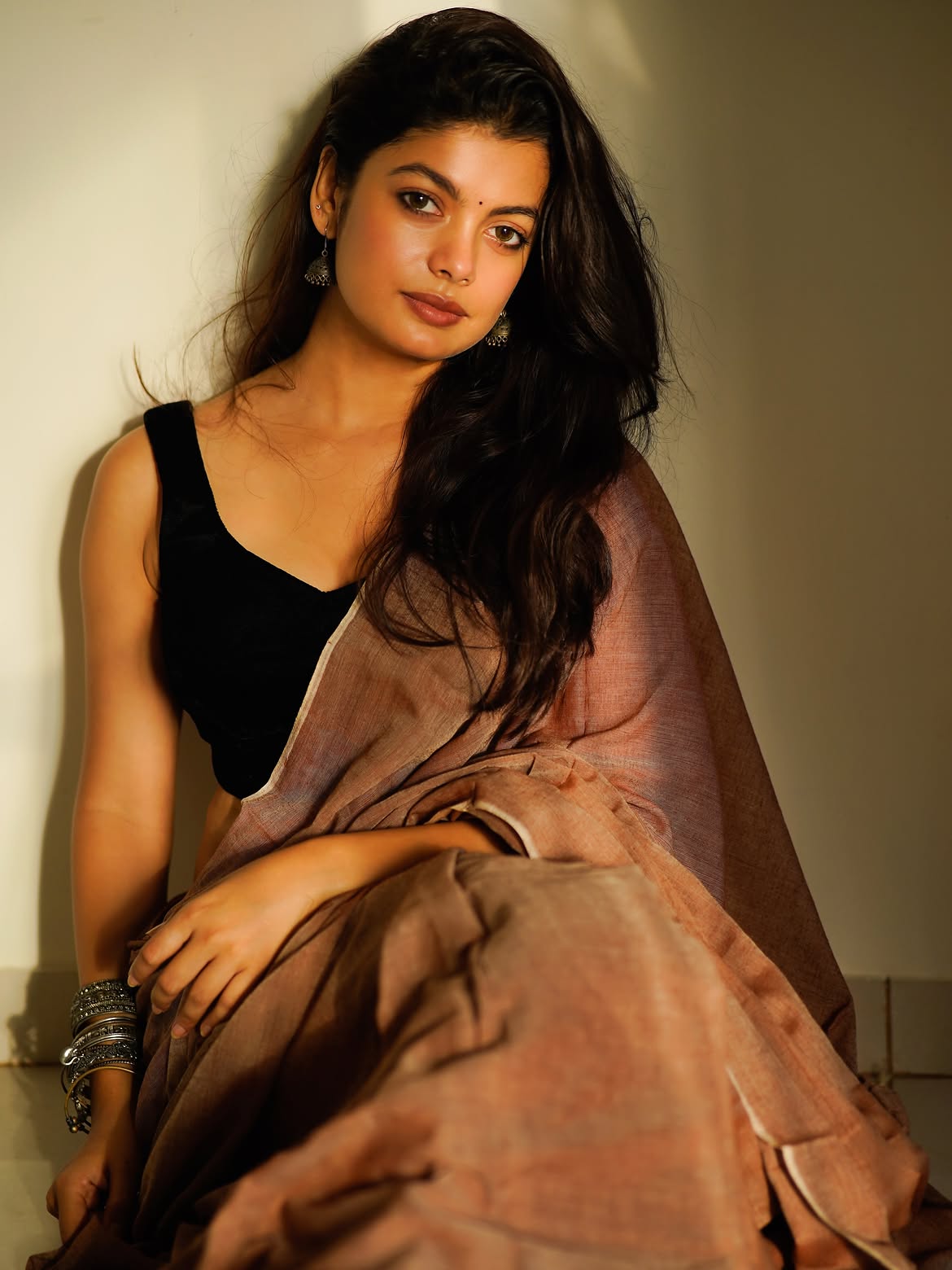 Moumita Looks Stunning In Earthy Brown Saree Fit