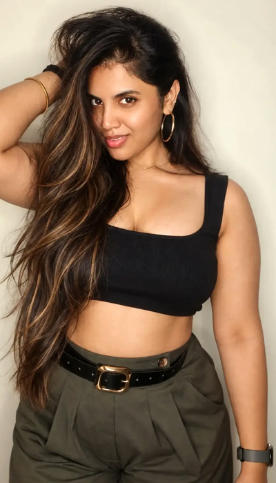 Pics: Neela Serves Chic Black Crop Top Glam Look