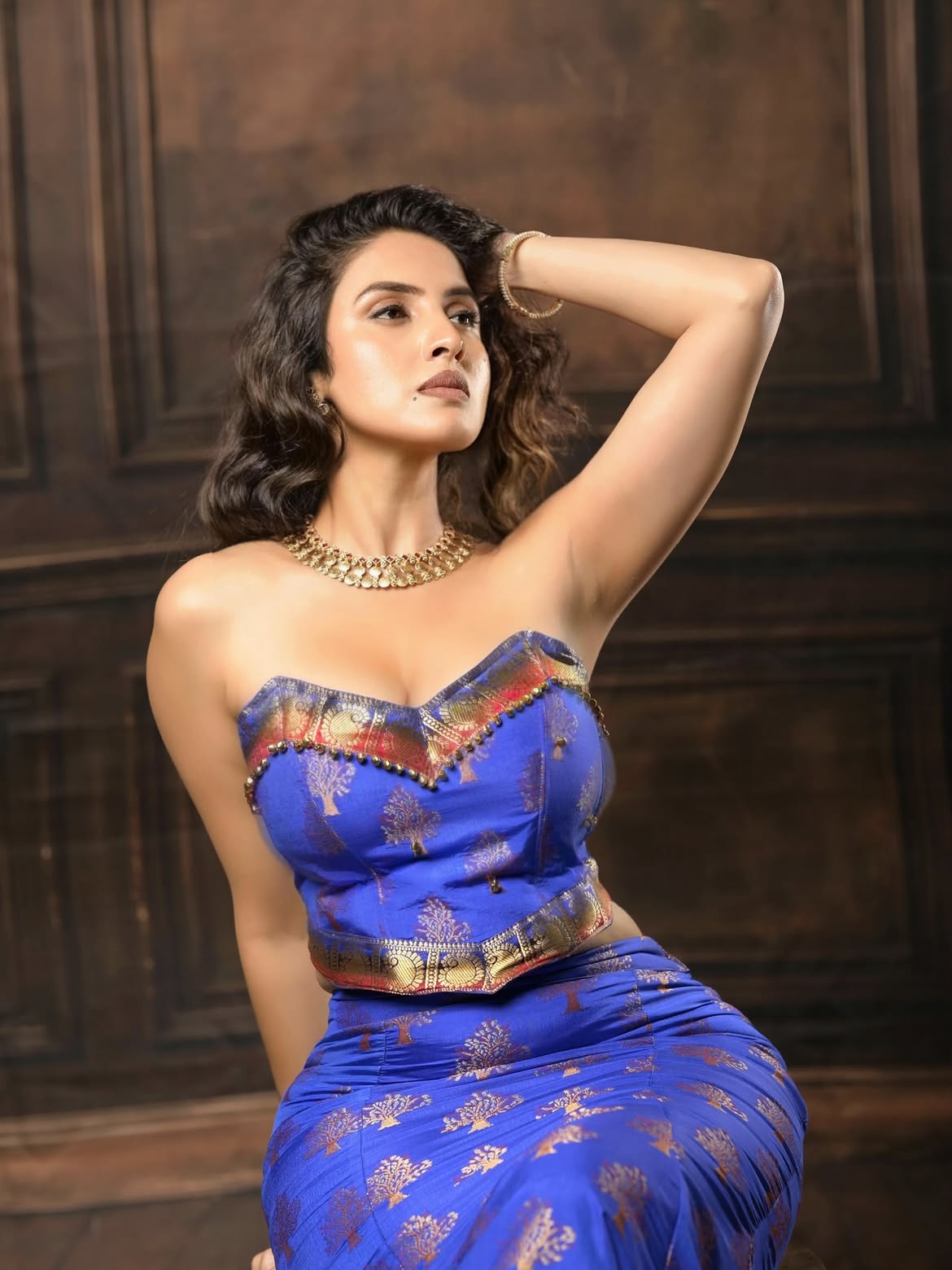 Priyanka Kholgade In Royal Blue Corset Glam Look