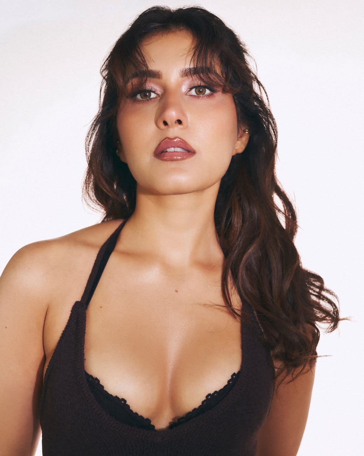 Raashii Khanna Glows With Perfect Soft Glam Look