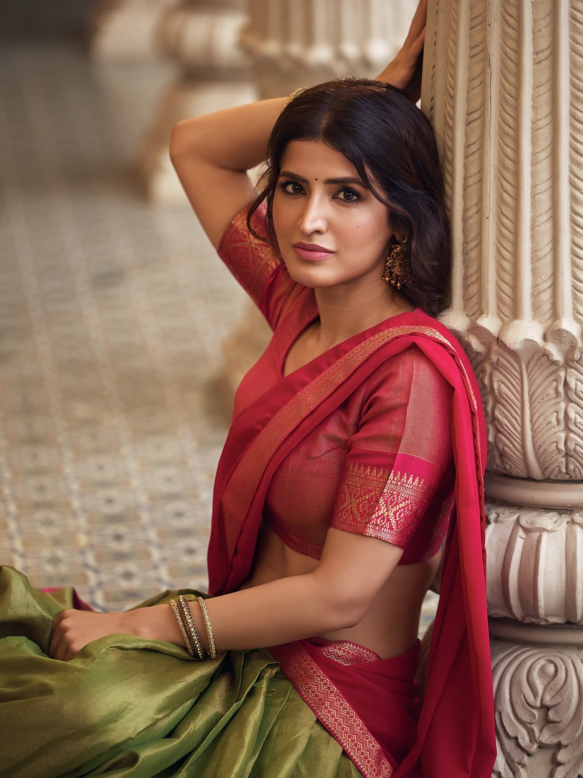 Vinali Bhatnagar Poses In A Pink Saree By Pillar