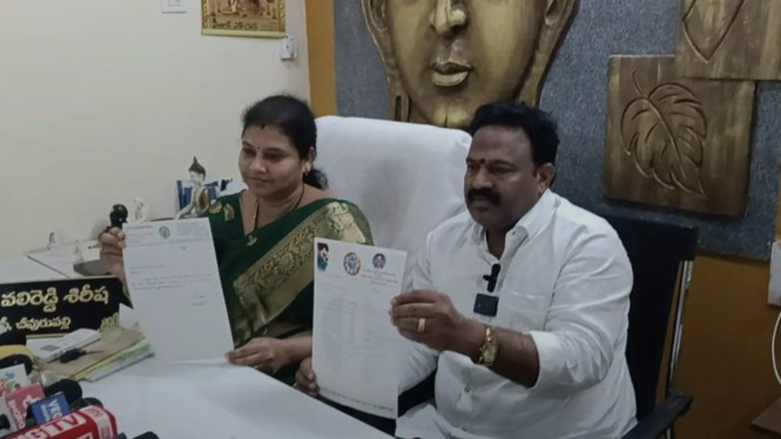 విజయనగరం వైసీపీలో మరో రెండు వికెట్లు.. ఇంకెన్ని పడతాయో?